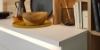 Un plan de travail moderne avec décoration dans un design élégant de Nolte Kitchen.