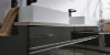 Een moderne badkamer met twee wastafels en stijlvol design, Nolte SPA.