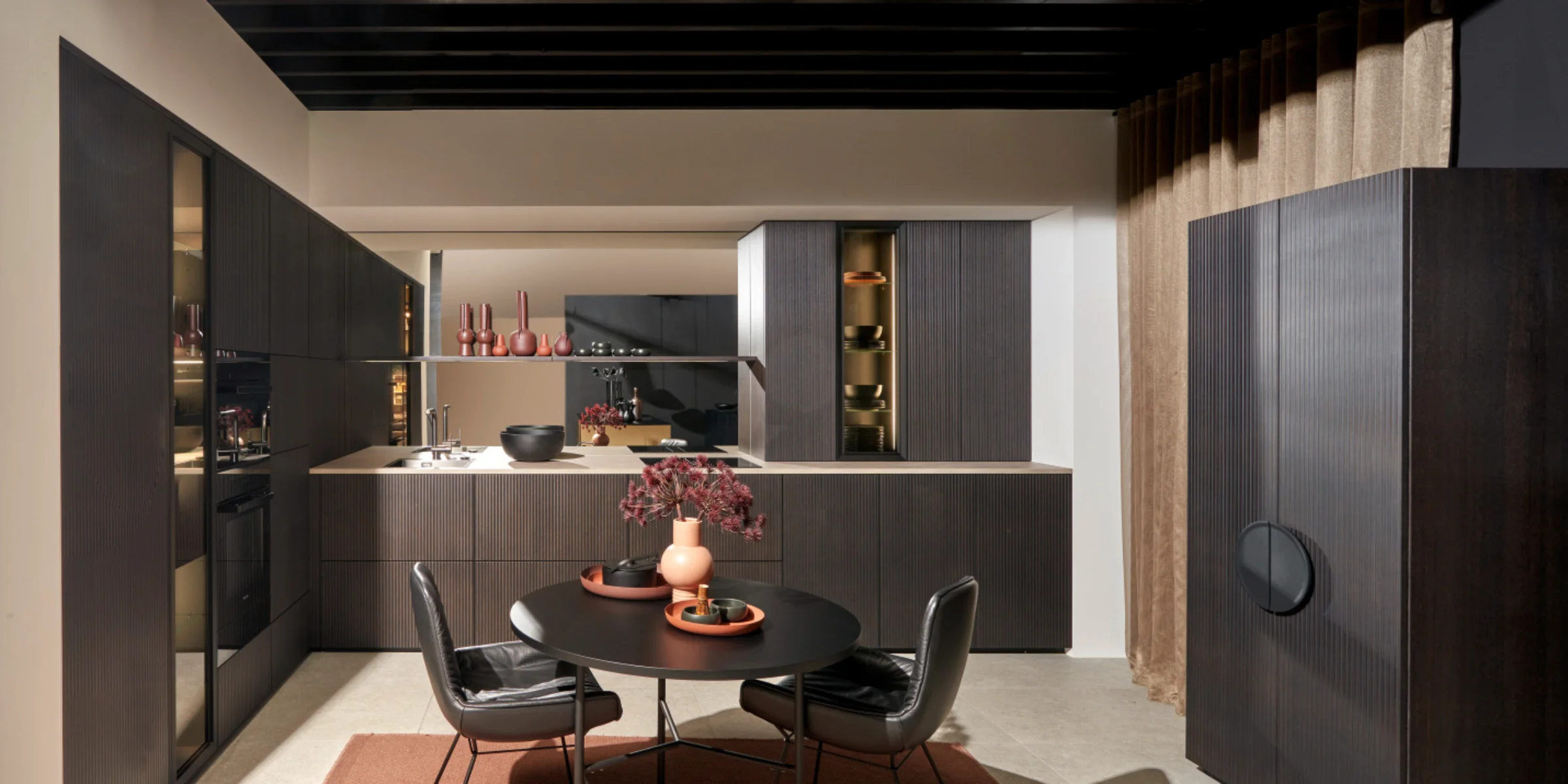 Nolteneo Front neoLODGE in Eiche geschwärzt mit gerillter Holzfront