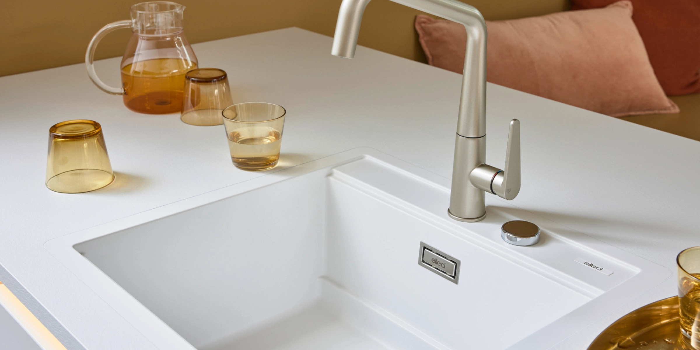 Évier de cuisine moderne avec design fonctionnel