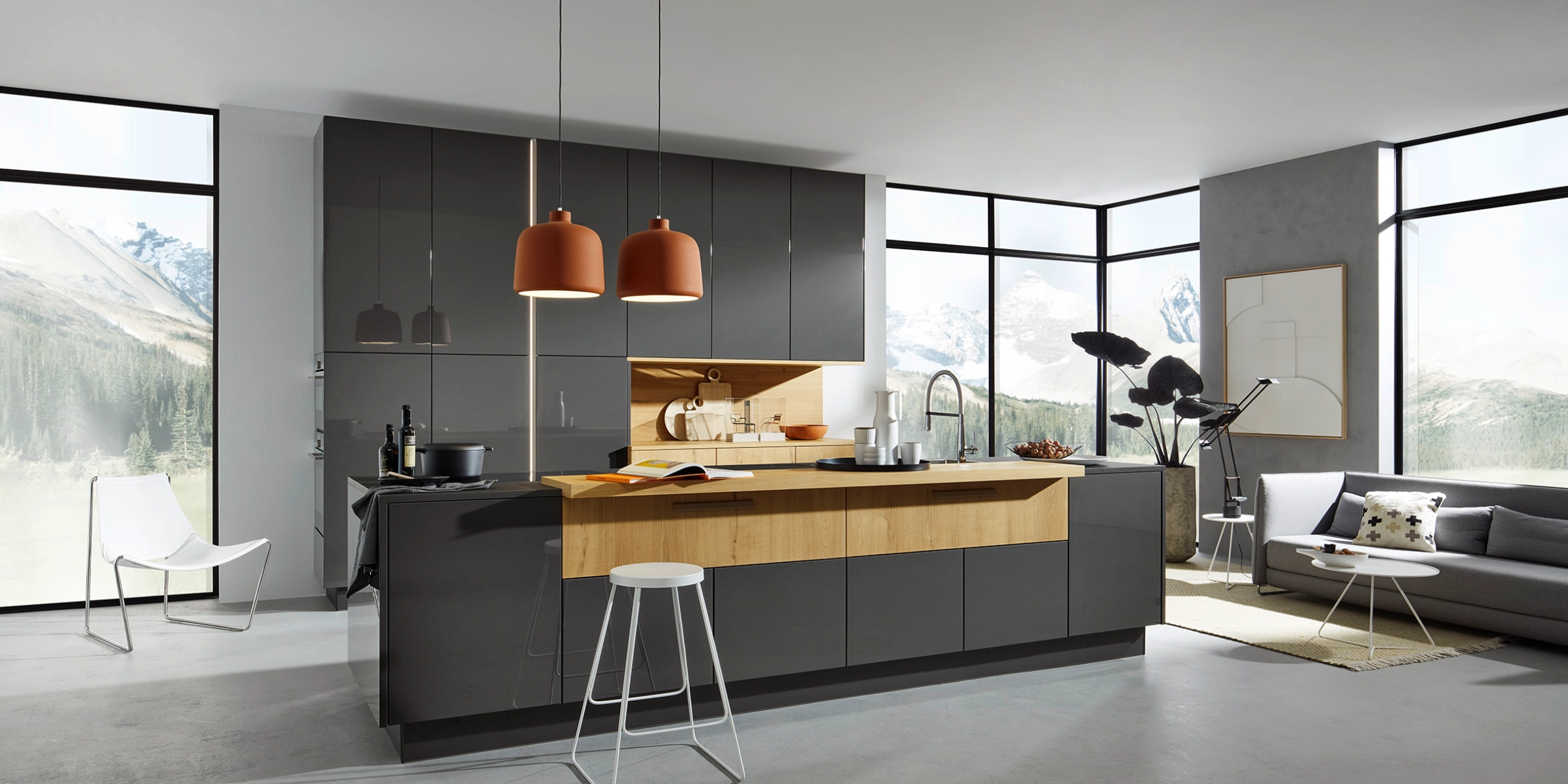 Une cuisine moderne avec îlot et grandes fenêtres, Nolte Kitchen.