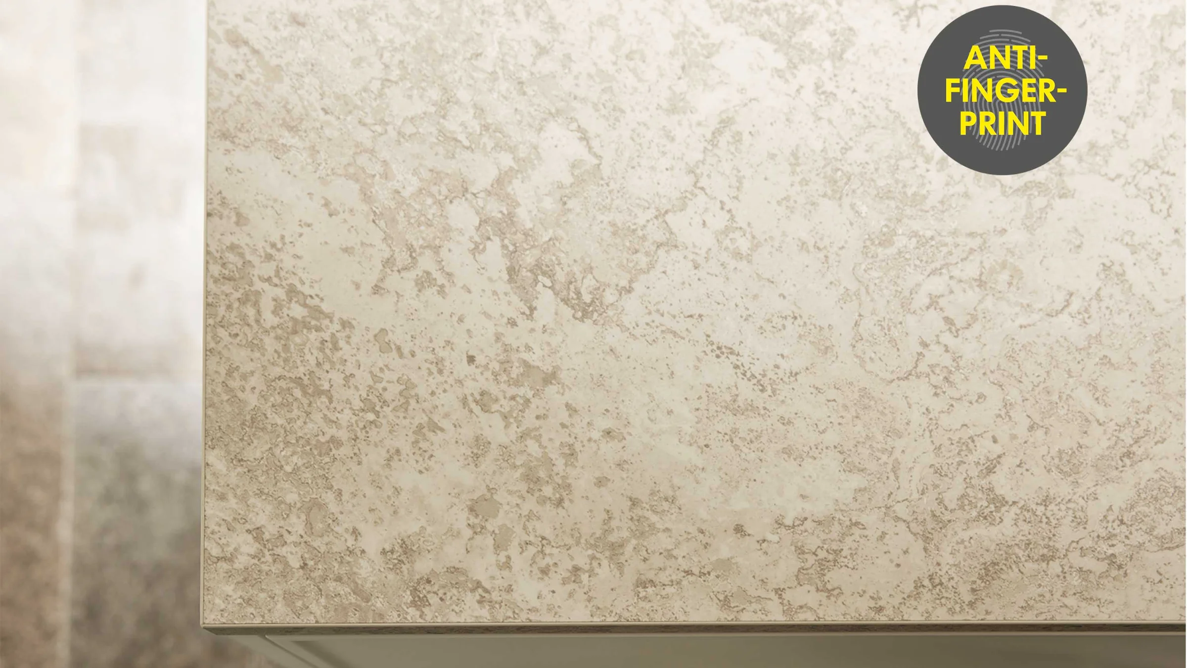 Nolte Küchen keukenwerkblad in beige marmer- en steenlook met anti-fingerprintcoating voor onderhoudsvriendelijke, tijdloze keukens met een natuurlijke uitstraling.