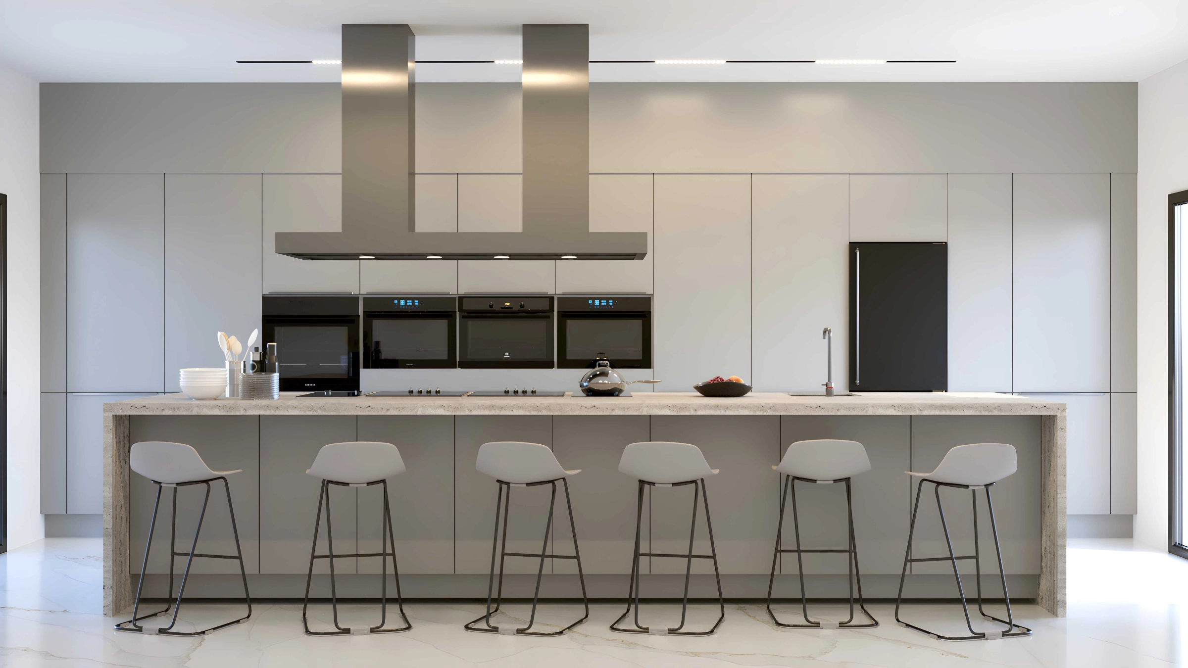 Cucina moderna con isola grigia e sei sgabelli, arredata da Nolte Kitchen.