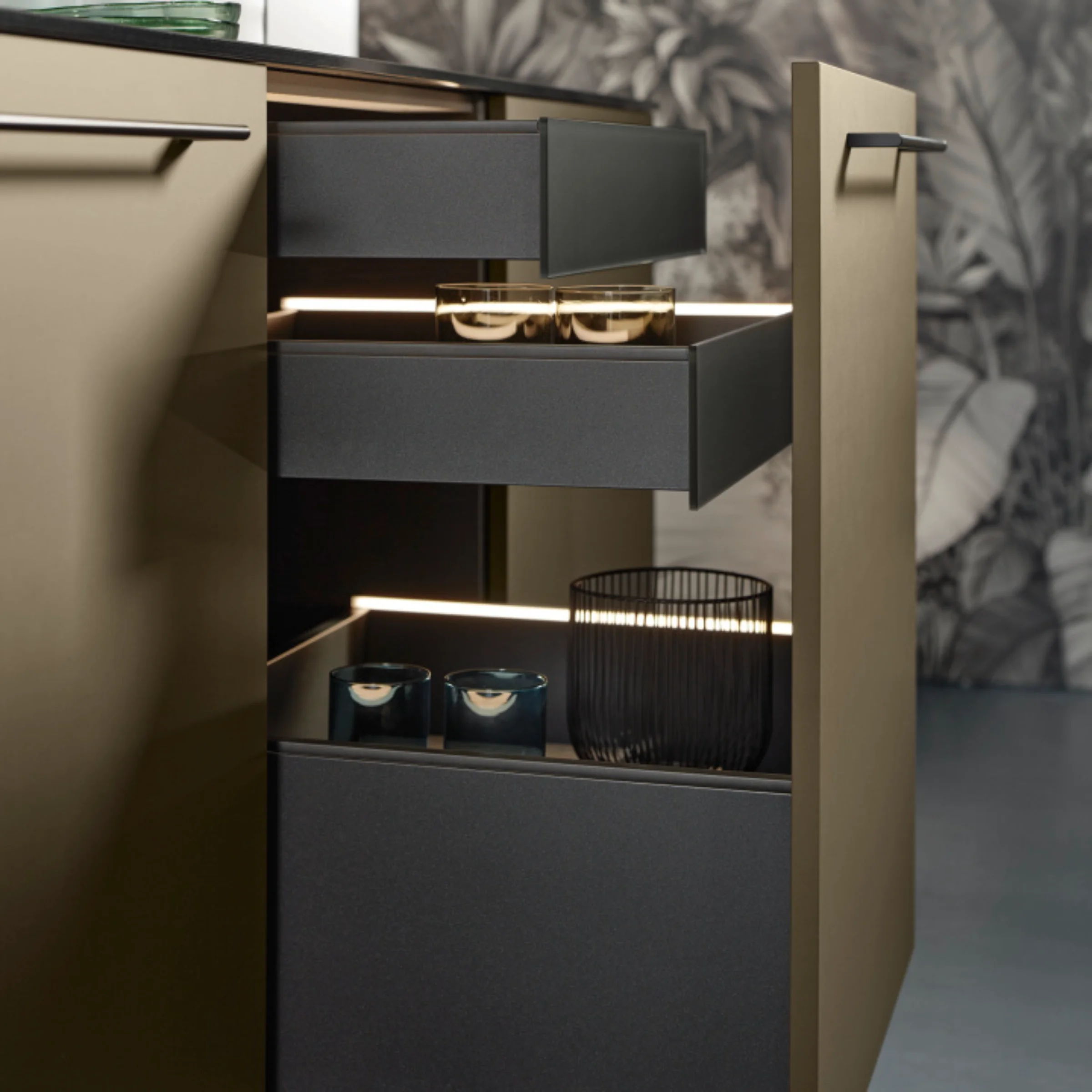 NK28603_neoPURE Metall Gold und neoLODGE Eiche geschwärzt gerillt