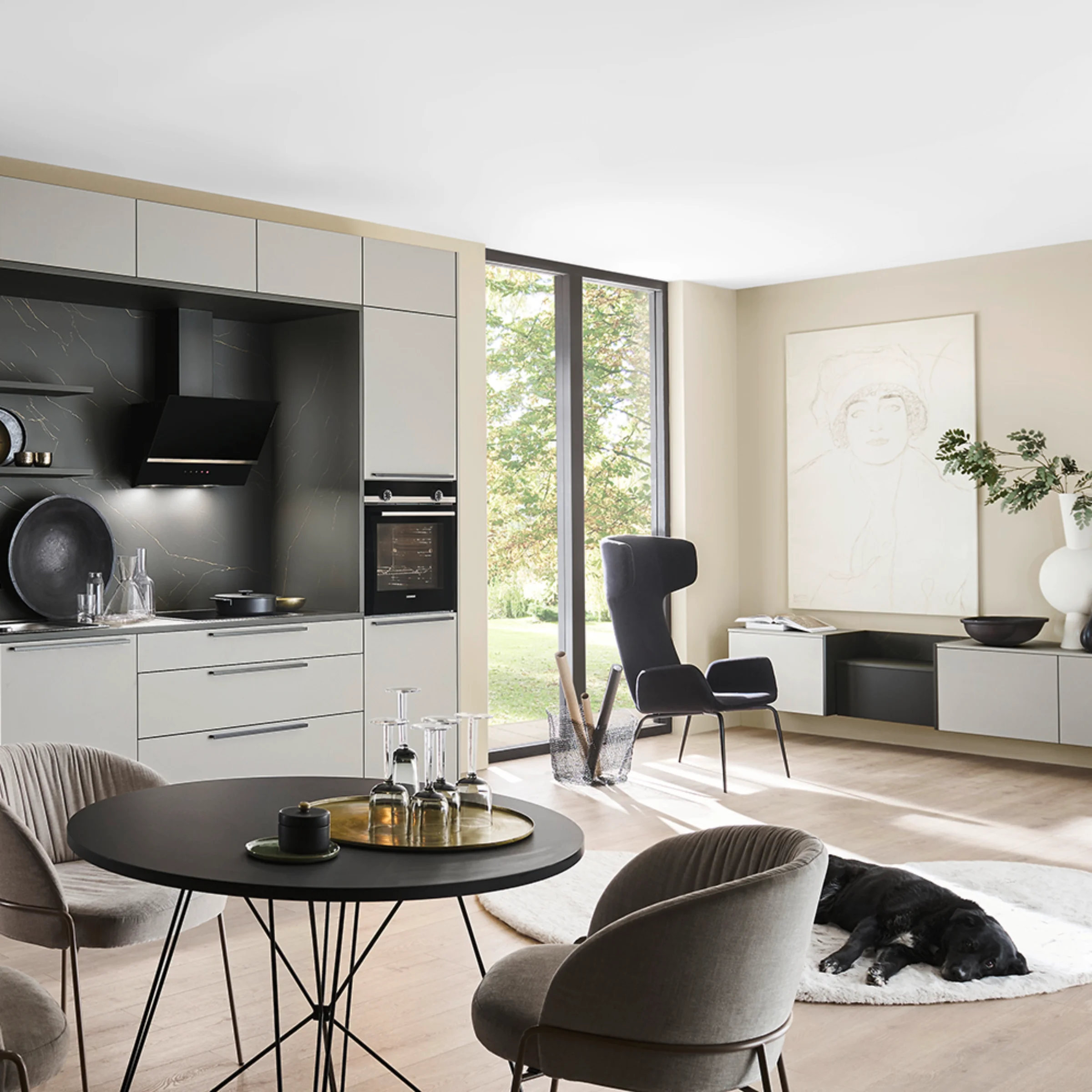 15189_25_WK20_Manhattan_Uni_Platingrau_AP-Black-Mangor-Griff-625