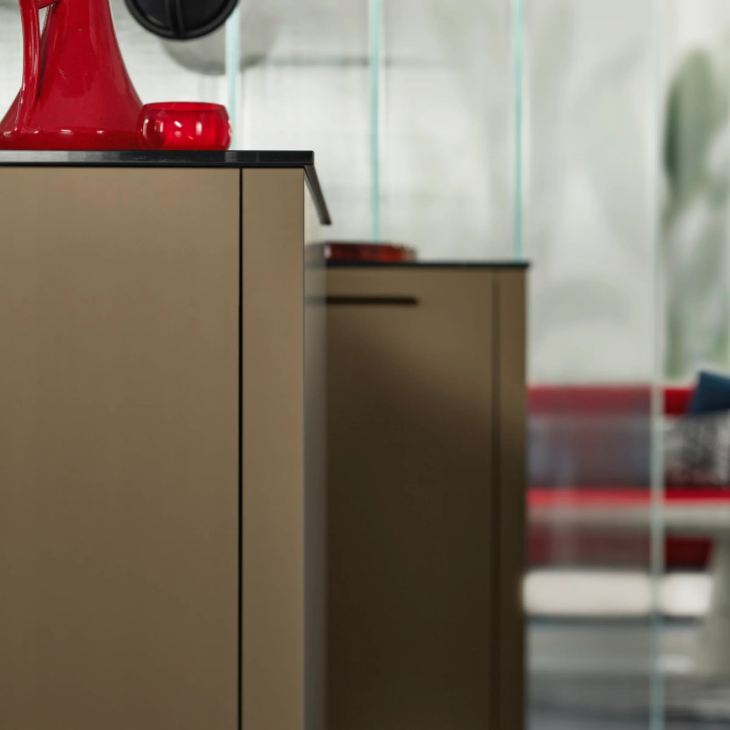 NK28599_neoPURE Metall Gold und neoLODGE Eiche geschwärzt gerillt