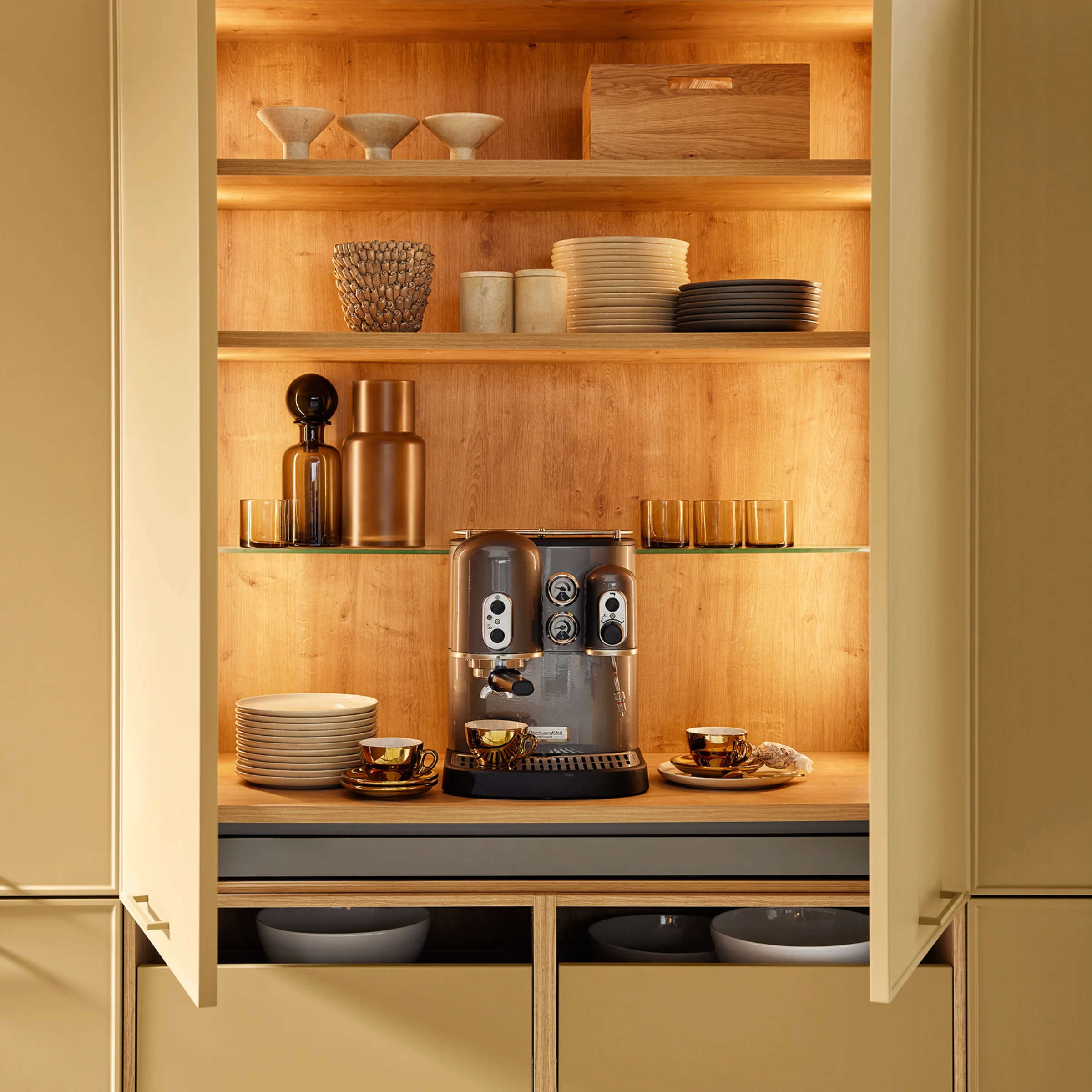 23994_Nolte_EVORA-LACK_Caramel_Griffe-Mattlack_Buffetschrank_03