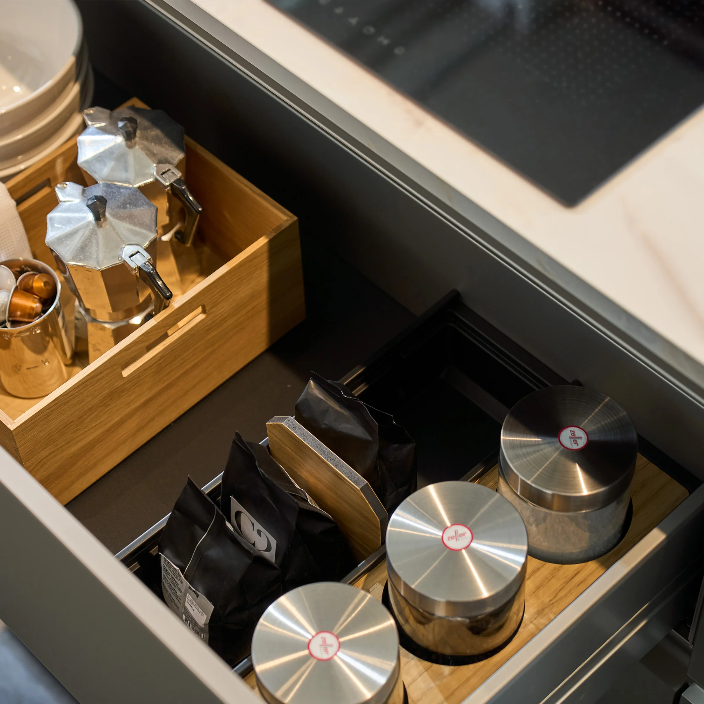 PEARL_Taupe-metallic_08_Catania-Marble_Innenorga