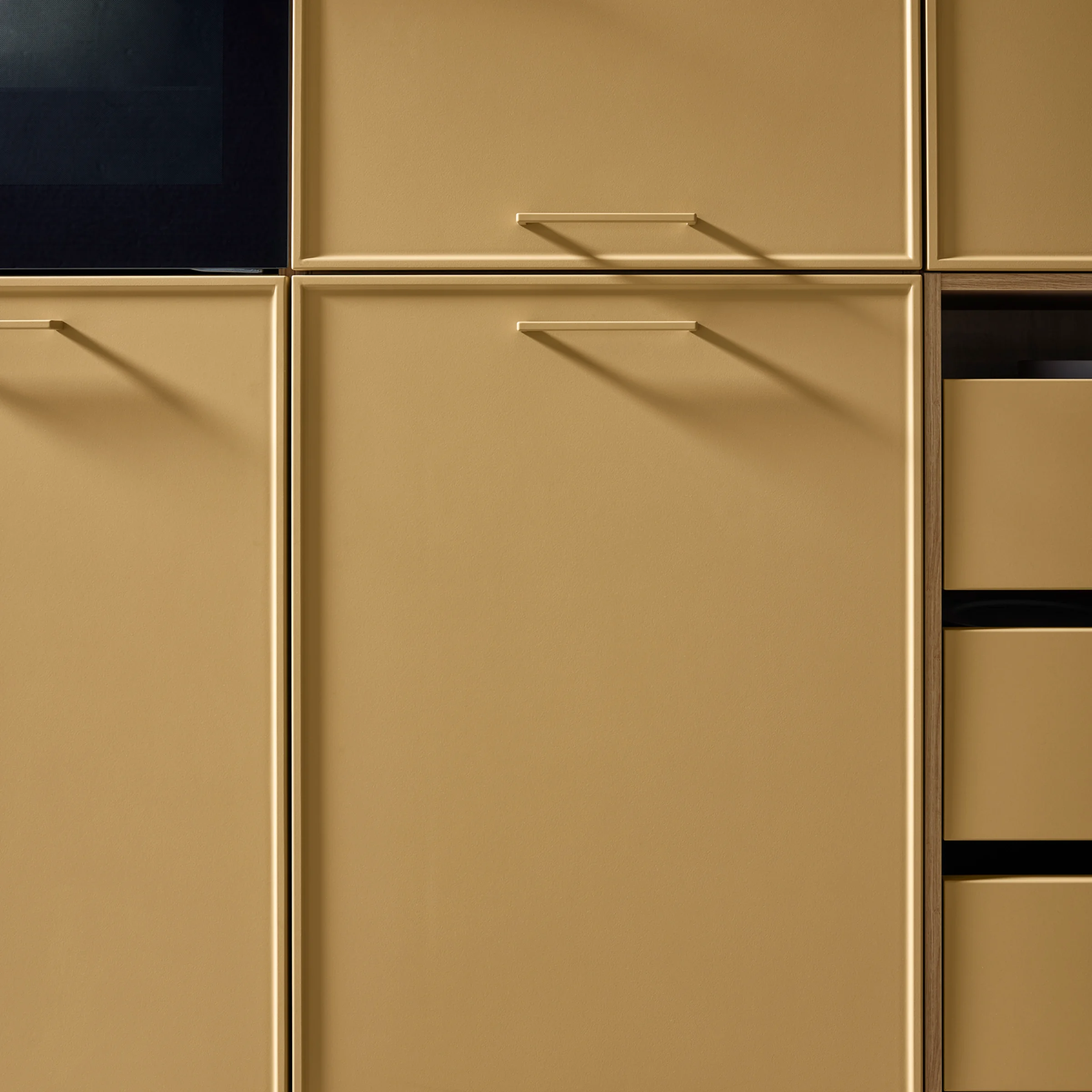 Modern kitchen cabinets in an elegant design by Nolte Küchen.