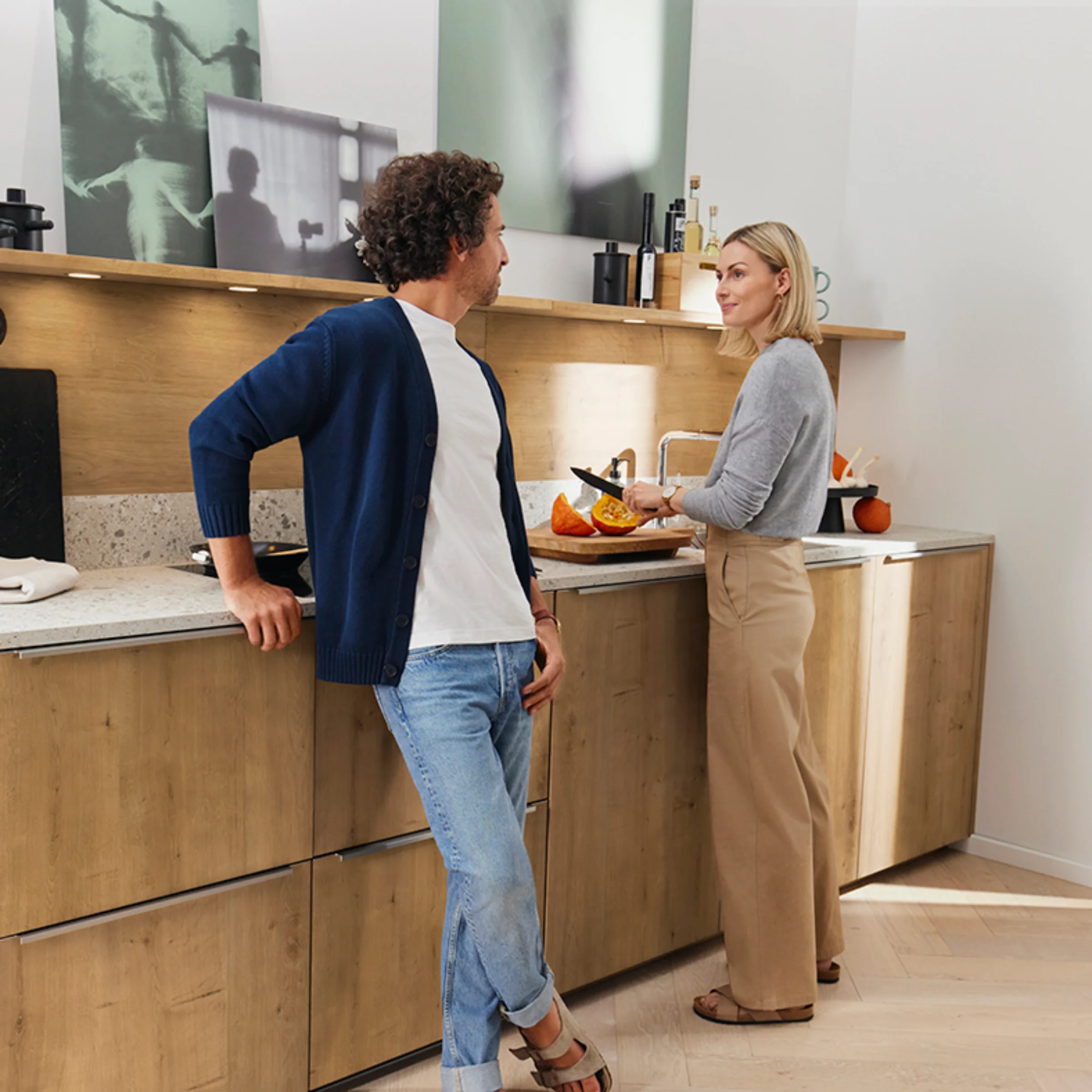 Stylowe akcenty dzięki panelom ściennym do kuchni