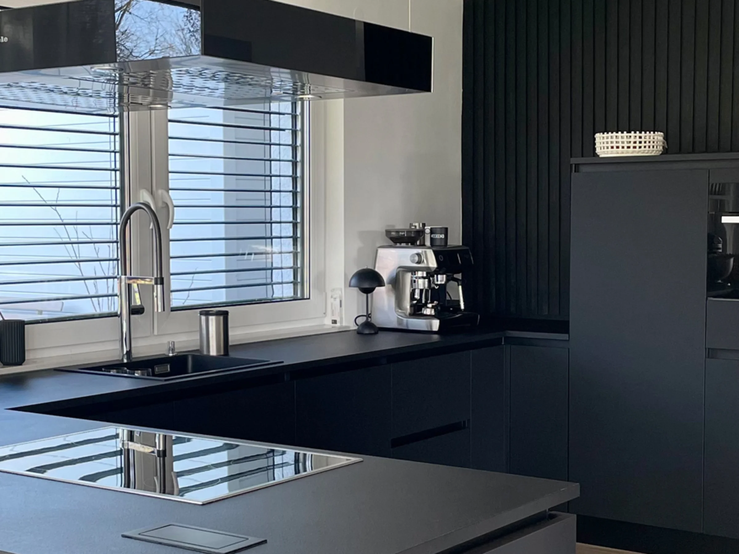 De la cuisine blanche à la cuisine noire, image size:2400x1800