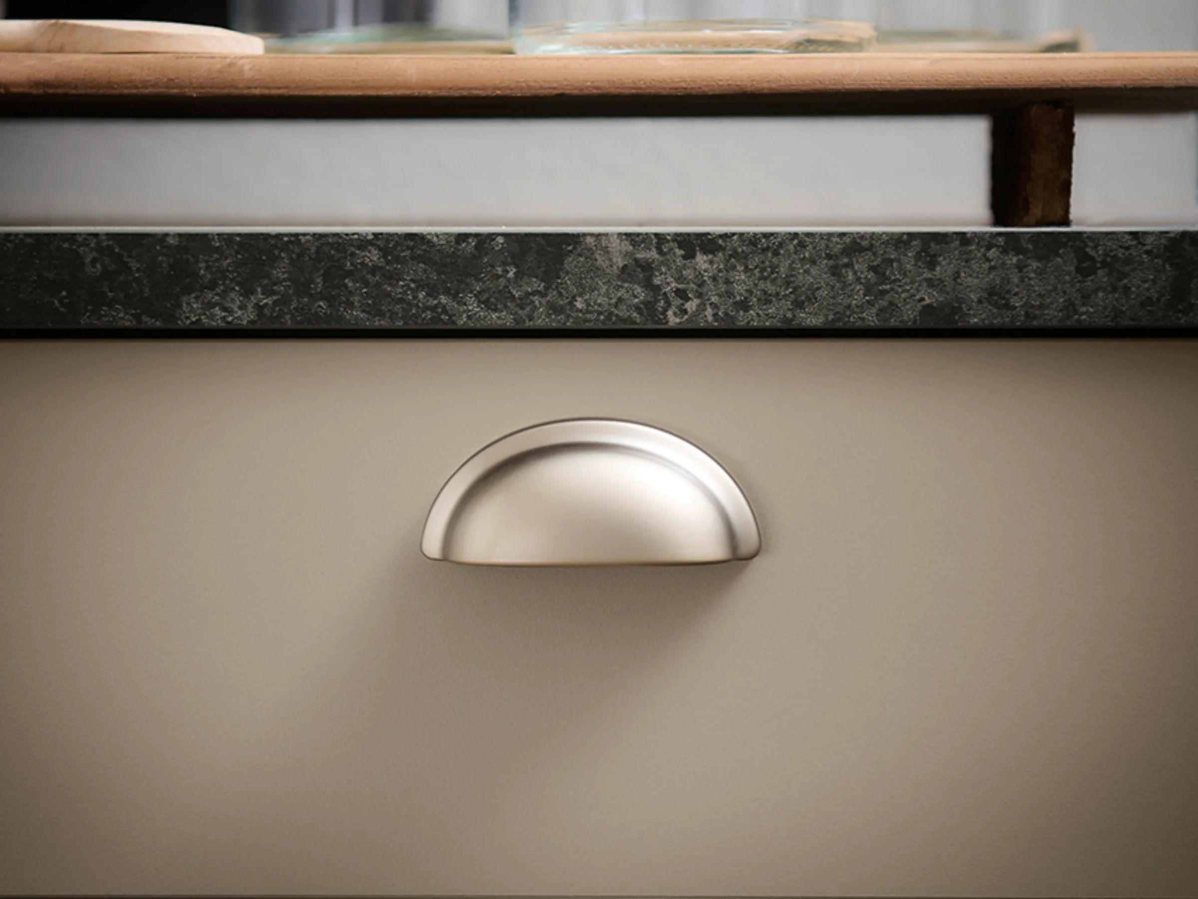 product image 15637_25_WK13_ChesterLava.jpg