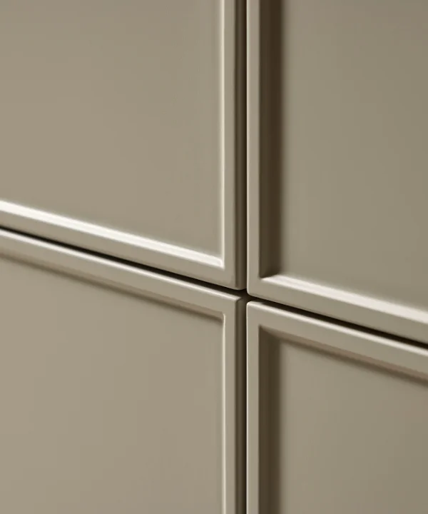 Puertas de armario elegantes y minimalistas en una cocina moderna. Nolte Küchen.