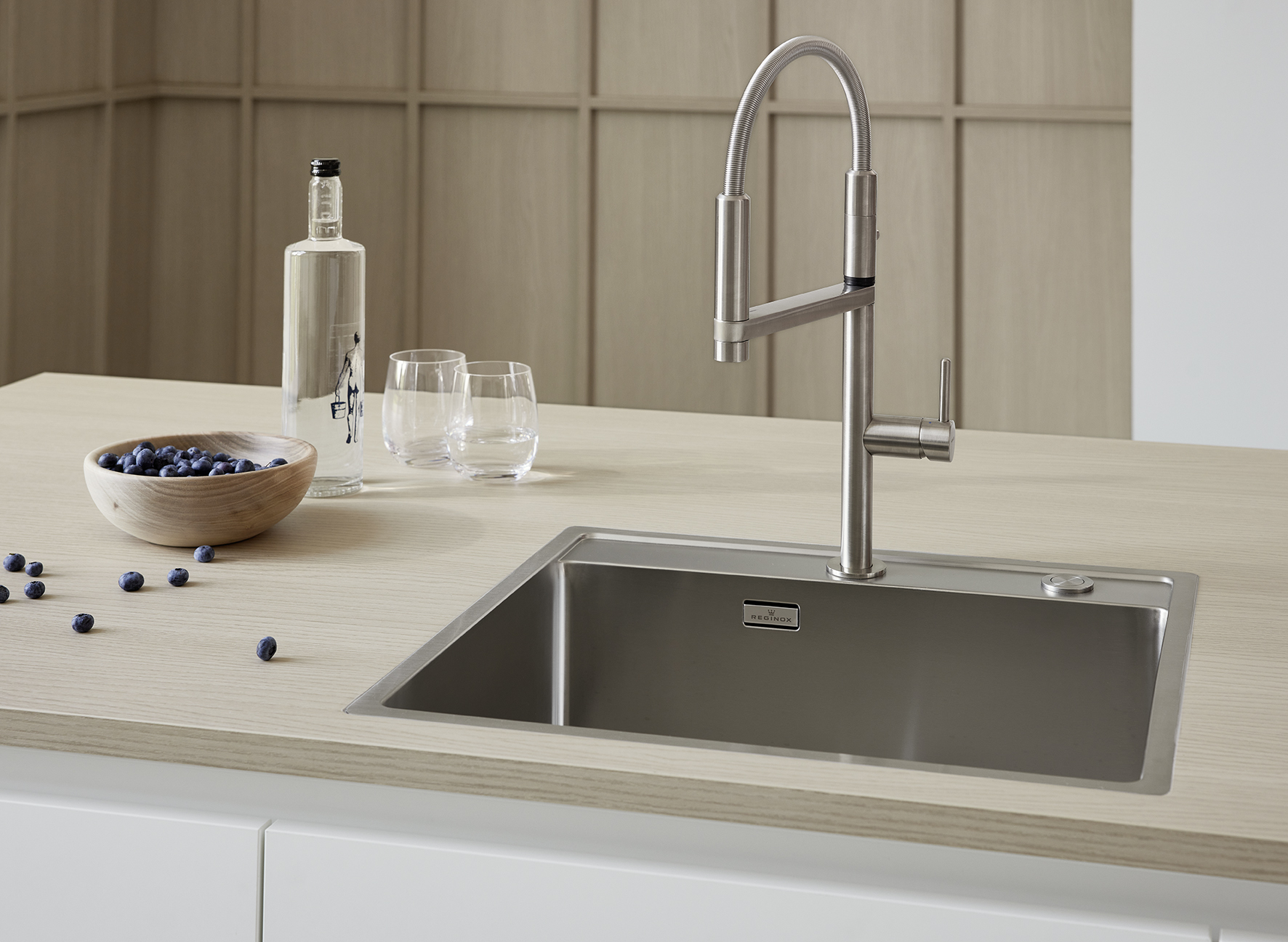 Country kitchen reimagined – Modern design meets tradition